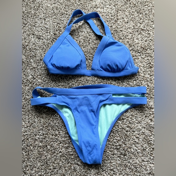 Bikini - Picture 1 of 1